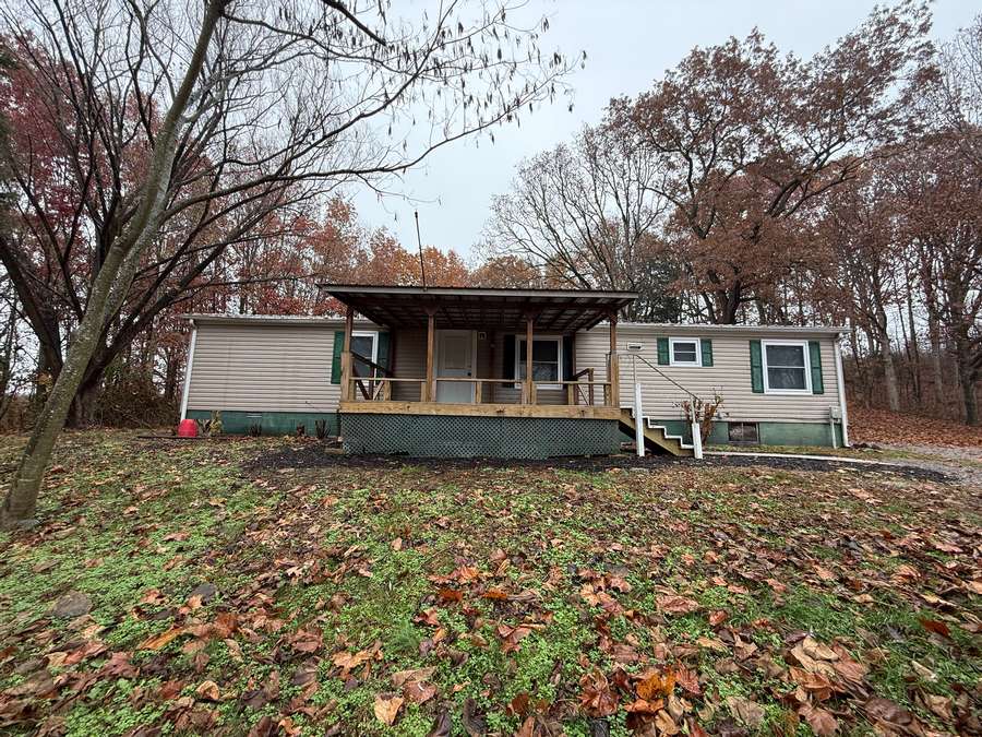 4 Bedroom Country Home in Hardin County, Illinois