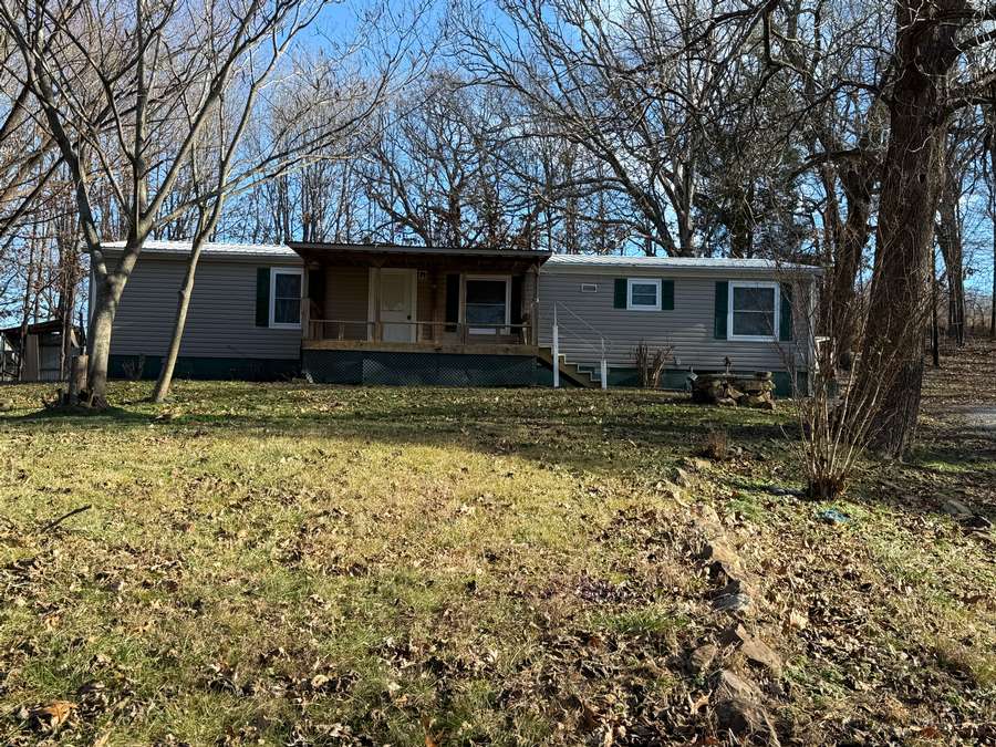 4 Bedroom Country Home in Hardin County, Illinois