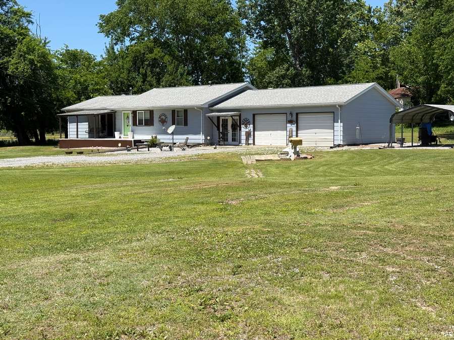 NEW LOWER PRICE!  Spacious Living - Small Town Serenity