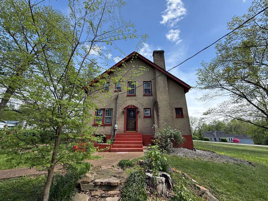 Beautiful Brick Home in Hardin County, Illinois